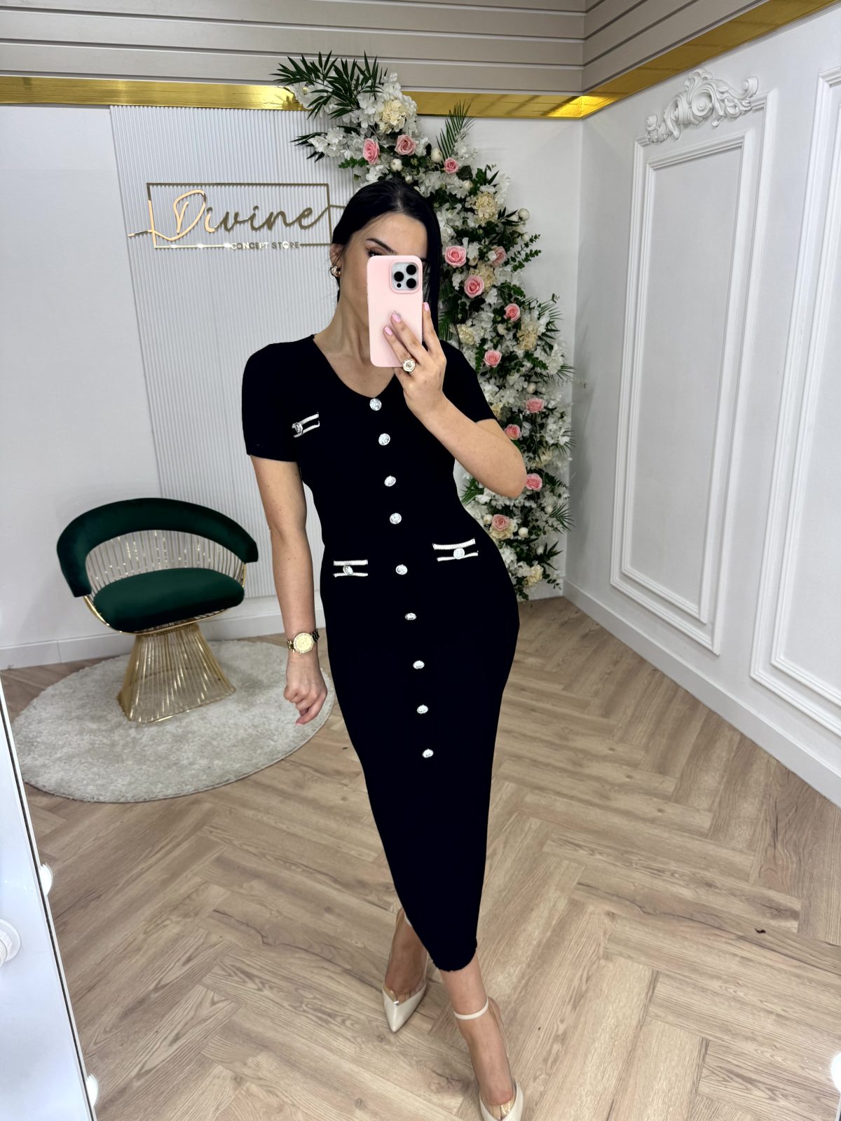 Končana haljina sa detaljima