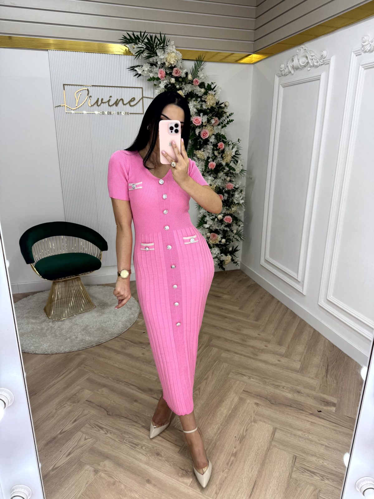 Končana haljina sa detaljima