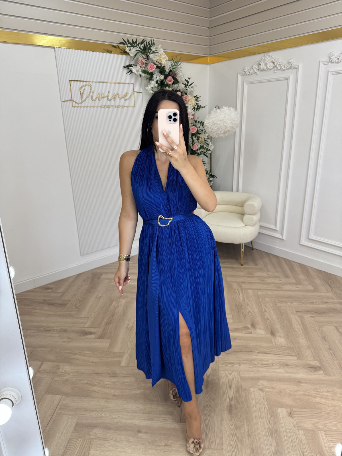 Midi plisirana obložena haljina sa pojasom