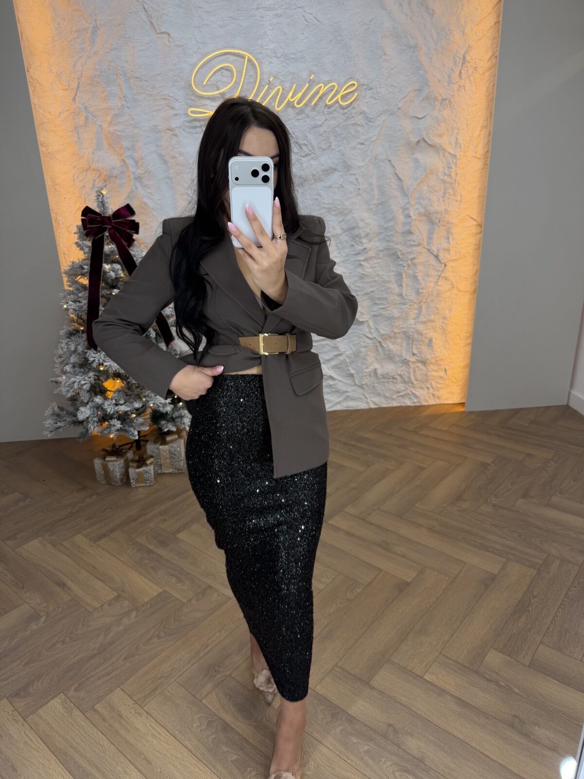 Elastična svjetlucava suknja