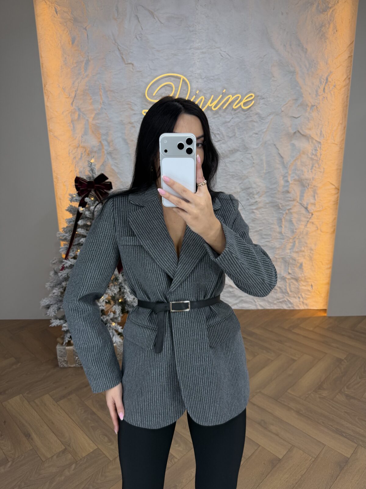 Deblji sako sa pojasom