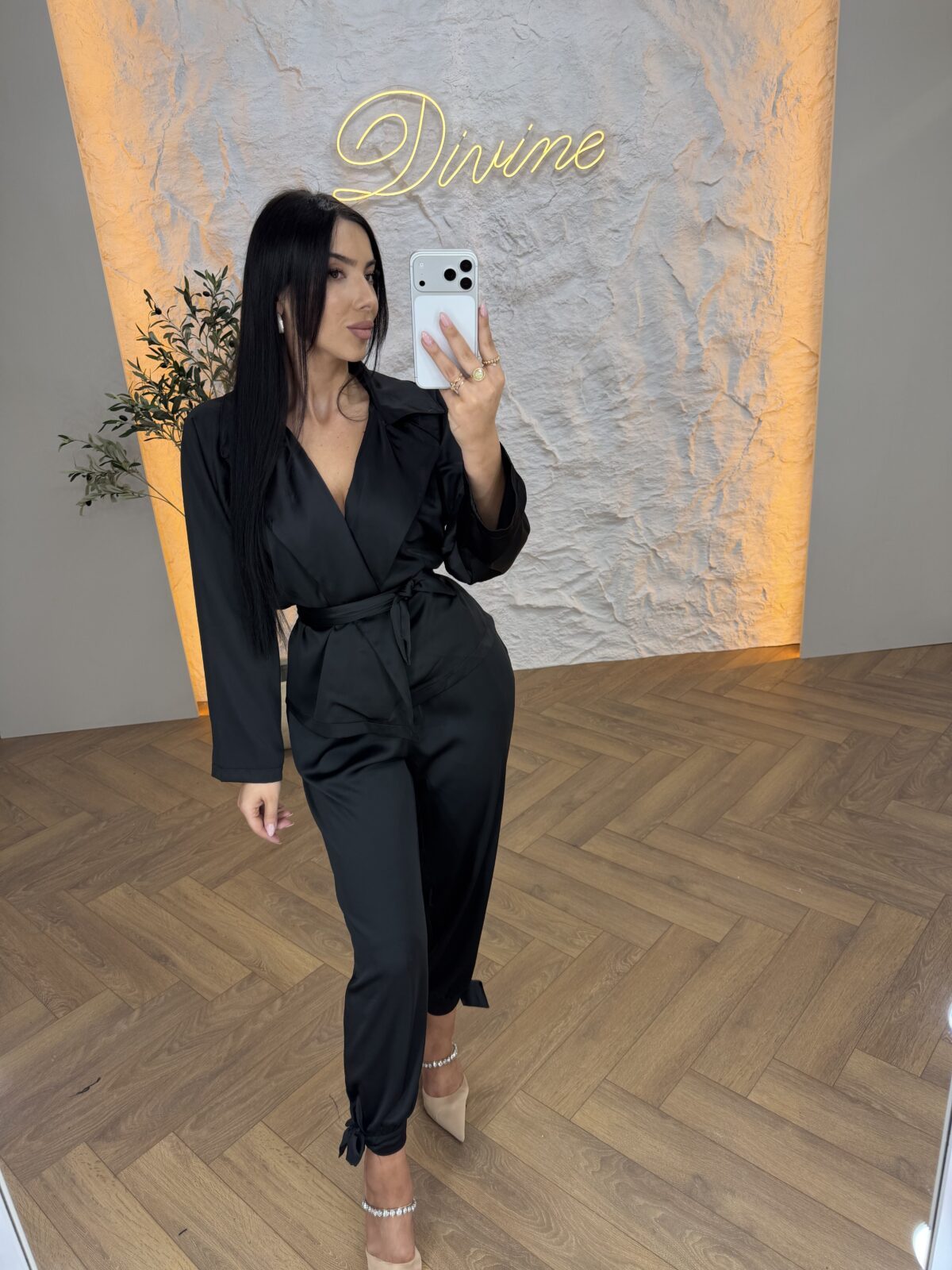 Satenski komplet dolazi na stanje 30.01.